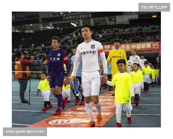 长春南岭球场迎保级关键战 上座人数突破万人大关人浪再现 长春南岭球场迎保级关键战 上座人数突破万人大关人浪再现